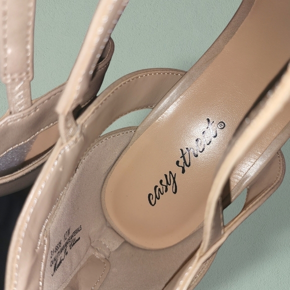 Easy Street NIB Flash Heeled Sandal - Picture 5 of 7